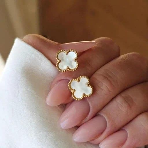 گوشواره میخی ونکلیف رنگ سفید استیل رنگ ثابت